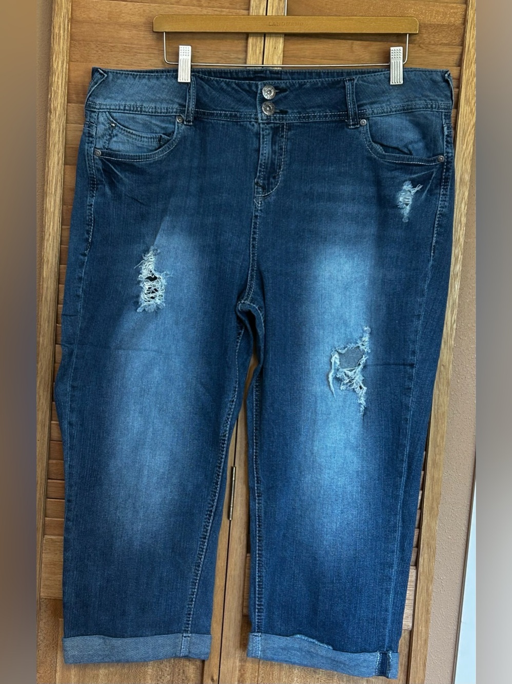 Wallflower Womens Plus Size 20 ripped distressed Capri blue jeans cropped cuffed
